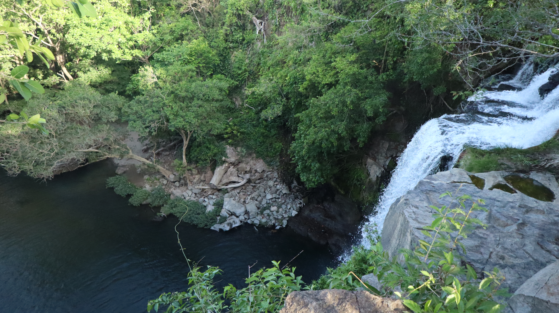 Hidden canyon and pool near Llanos de Cortés